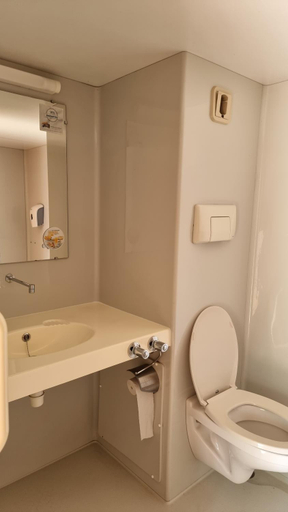 Bathroom 4, Premiere Classe Montlucon Saint Victor, Allier