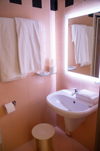 Bathroom 4, garni villa fontana, Trento