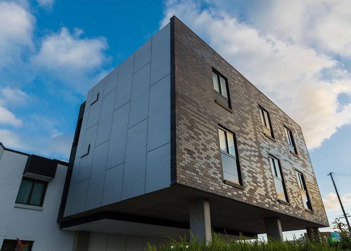 Exterior 13