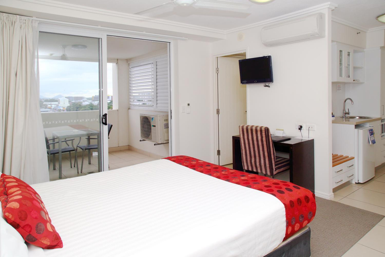 Bedroom 3, Cairns Central Plaza Apartment Hotel, Cairns