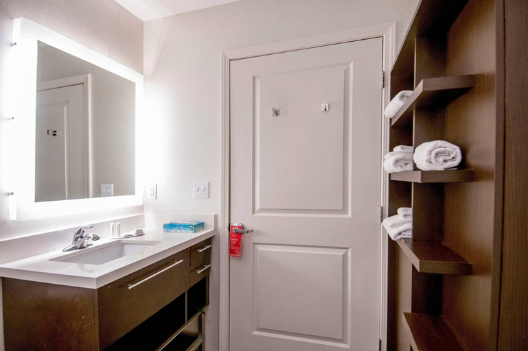 Bathroom 19