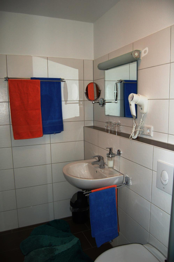 Bathroom 14