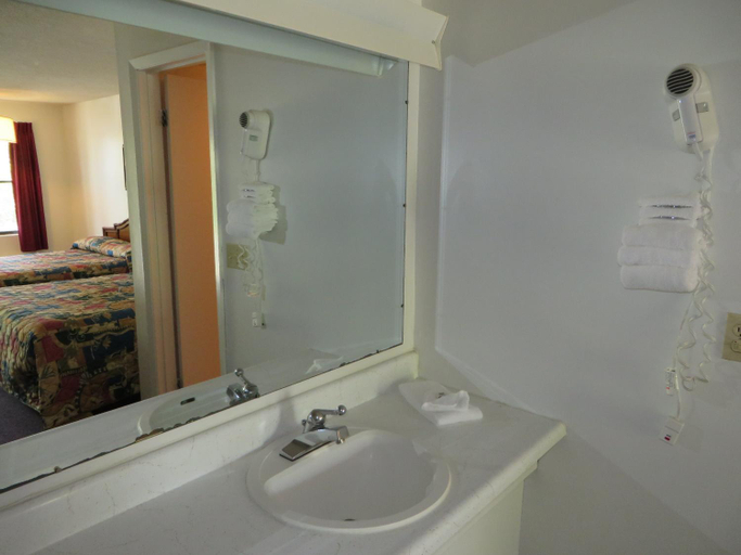Bathroom 3, Scottish Inns Motel - Osage Beach, Camden