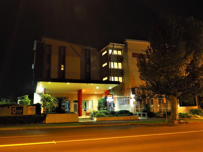Exterior 3