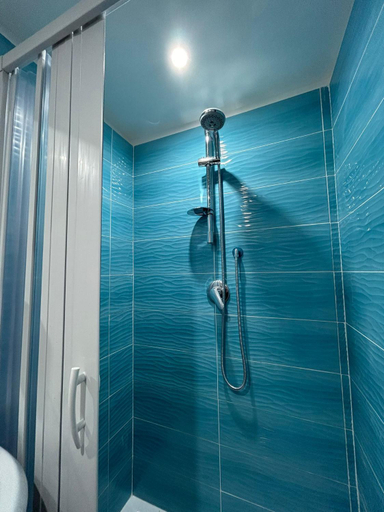 Bathroom 3, O' Vascio ro' Nonno, Napoli