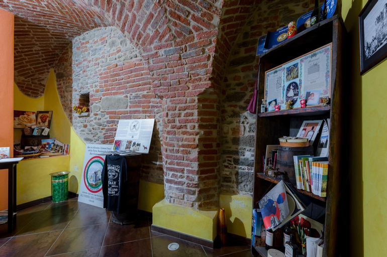 Public Area 2, All'Ombra del Castello, Cuneo