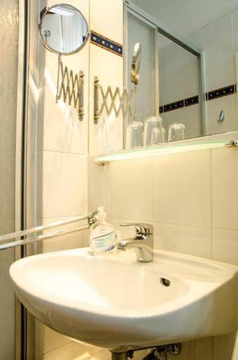 Bathroom 4, Hotel Astrid am Kurfuerstendamm, Berlin