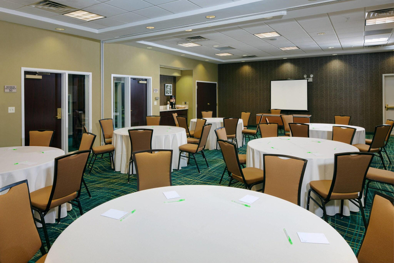 Food & Drinks 5, Springhill Suites By Marriott Lansing West, Eaton
