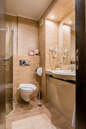 Bathroom 3, Budapest Hotel Sofia, Stolichna