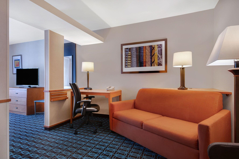 Bedroom 3, Fairfield Inn & Suites By Marriott Romulus, Wayne