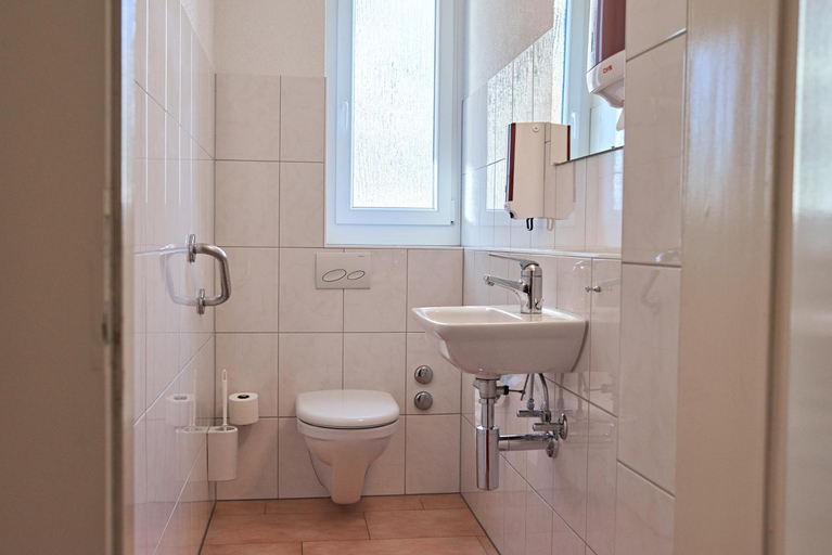 Bathroom 12