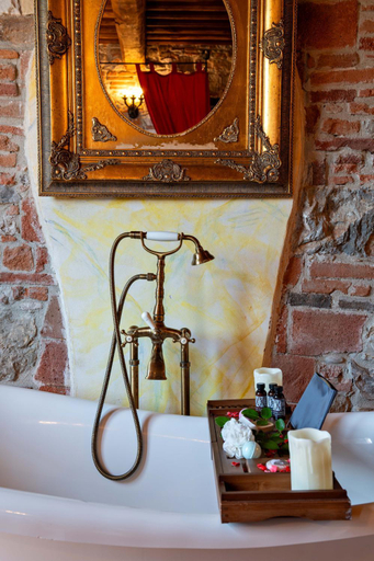 Bathroom 11