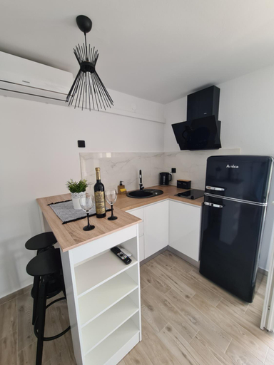 Others 4, Apartmani Tolj, Orebić