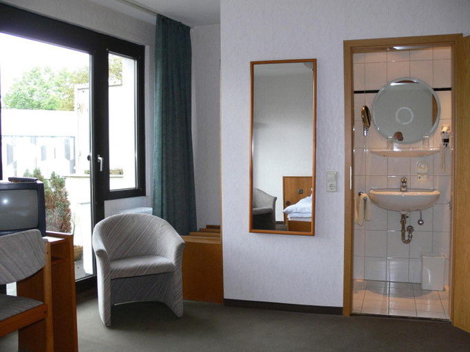 Others 4, Zentral Hotel Poststuben, Krefeld