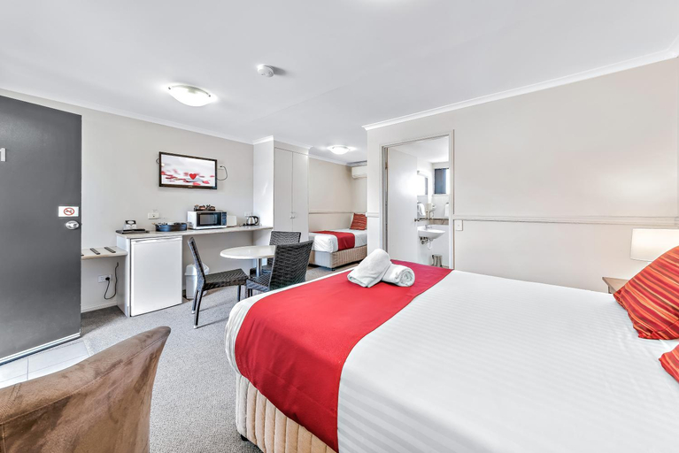 Bedroom 4, Apple & Grape Motel, Stanthorpe