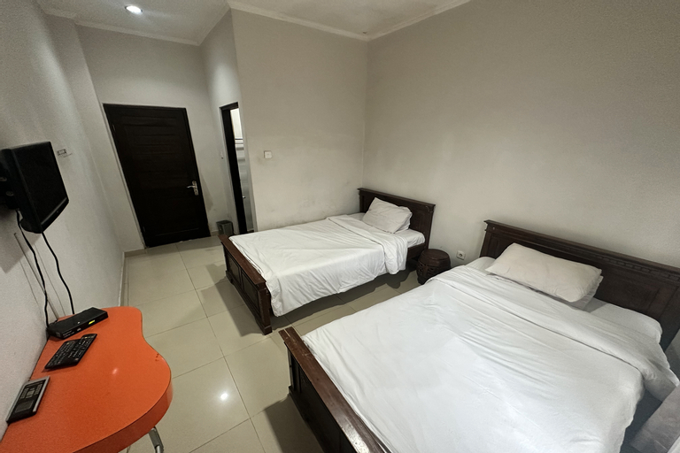 Bedroom 2, Hotel Warta Dua, Denpasar