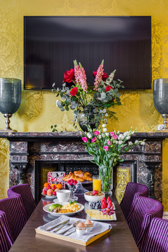 Food & Drinks 5, 1 Lexham Gardens Hotel, London