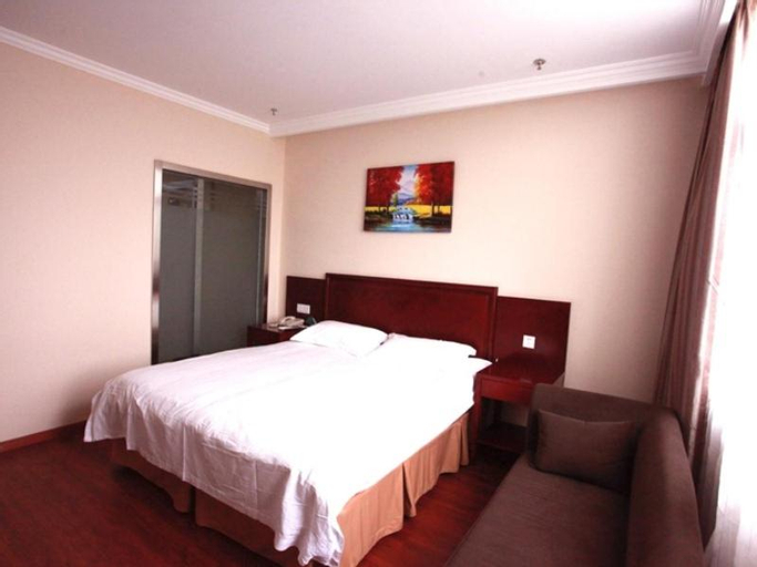Bedroom 16