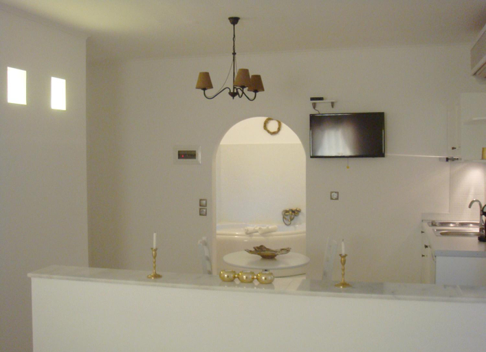 Hot tub 5, Blugreen Stegna Suites and Apartments, South Aegean