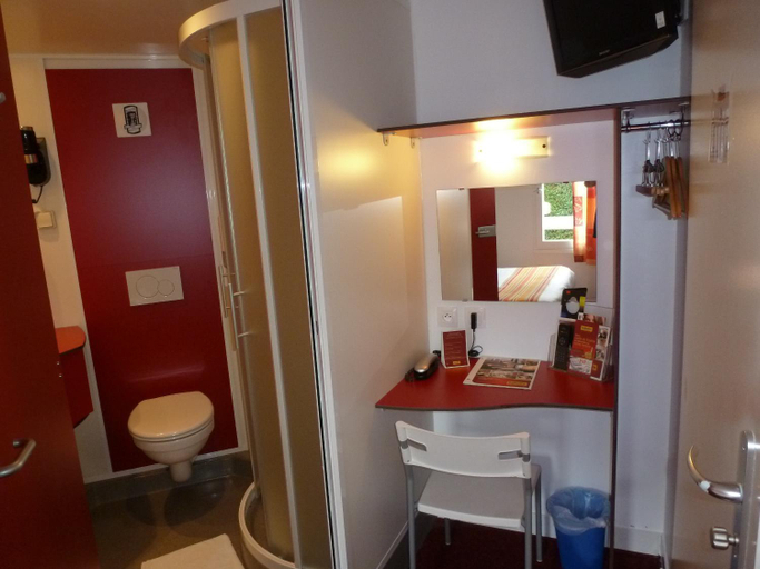 Bathroom 3, Hotel Balladins Bordeaux Eysines, Gironde