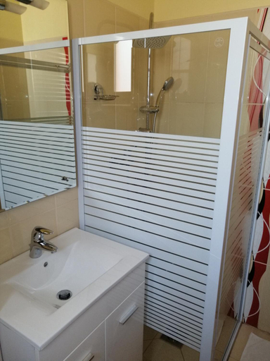 Bathroom 3, Szent Istvan Wellness Panzio, Makó