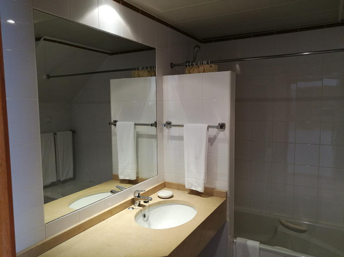 Bathroom 3, Club House CVL, Lagos