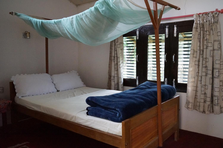Bedroom, Forest Hideaway Hotel & Cottages, Bheri