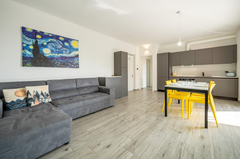 Others 3, Casa Marianna - Larihome A39, Como