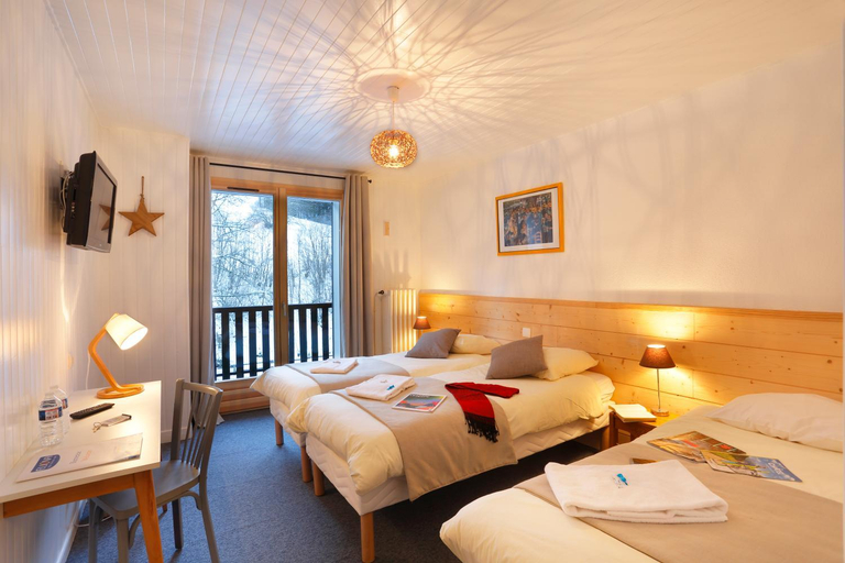 Bedroom 3, Hotel Eliova l'Eau Vive, Haute-Savoie