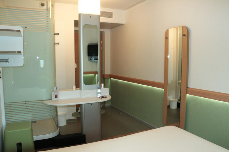 Others 3, ibis budget Castelnaudary - A61, Aude