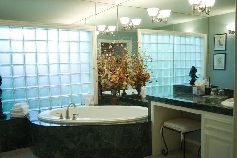 Bathroom 4, The Sanford House Inn & Spa, Arlington