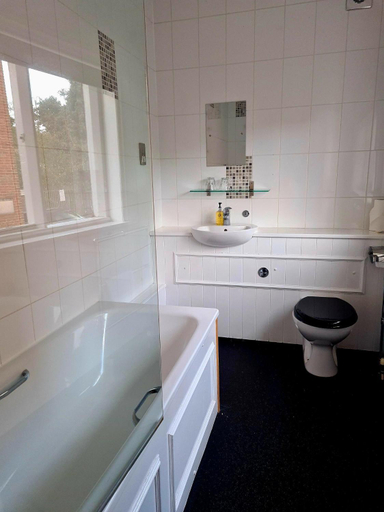 Bathroom 3, The Royal Sutton, Birmingham