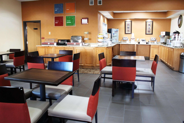Food & Drinks 5, Comfort Suites Kansas City-Liberty, Kansas City