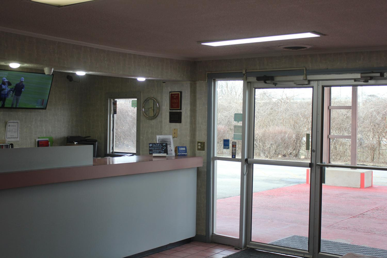 Public Area 2, Red Carpet Inn Louisville, Jefferson