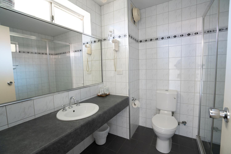Bathroom 4, Hospitality Esperance, SureStay by Best Western, Esperance