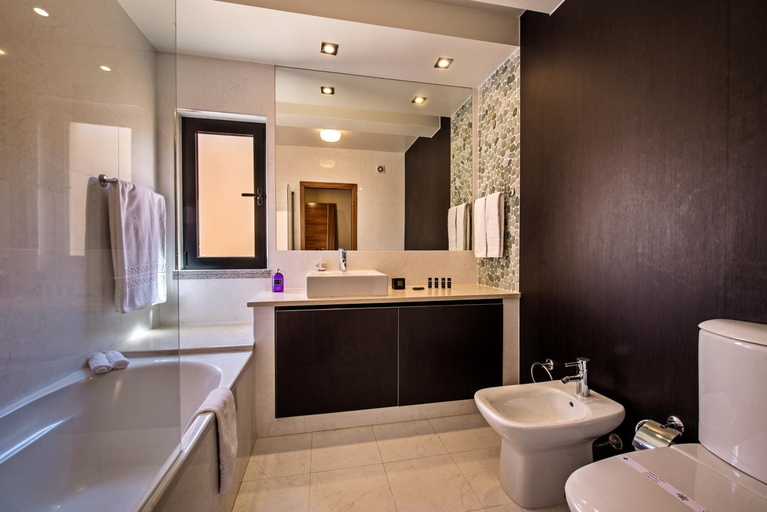 Bathroom 5, Baia da Luz Hotel, Lagos