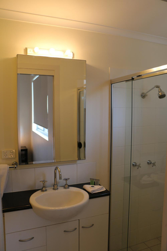 Bathroom 4, Frisco Serviced Apartments, Spring Hill