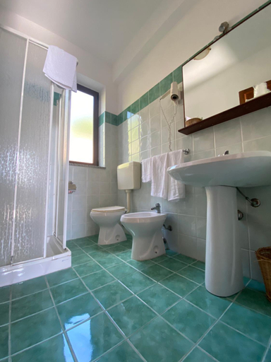 Bathroom 2, Hotel Villa Diana, Messina