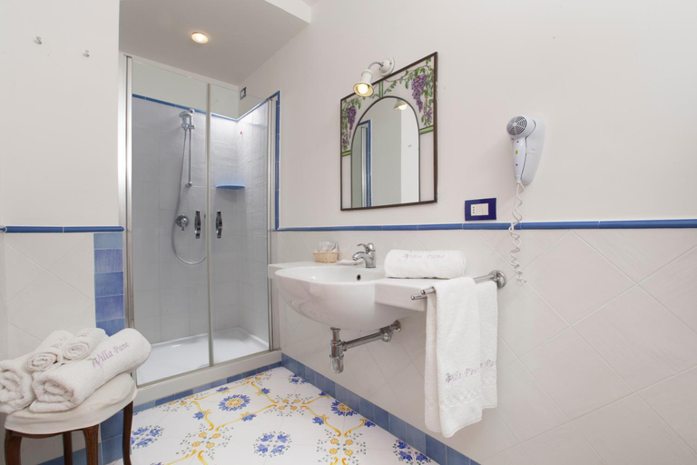 Bathroom 2, Villa Pane Resort, Napoli