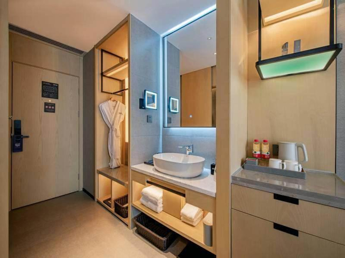 Bathroom 3, Park Inn Taiyuan Railway Station, Taiyuan