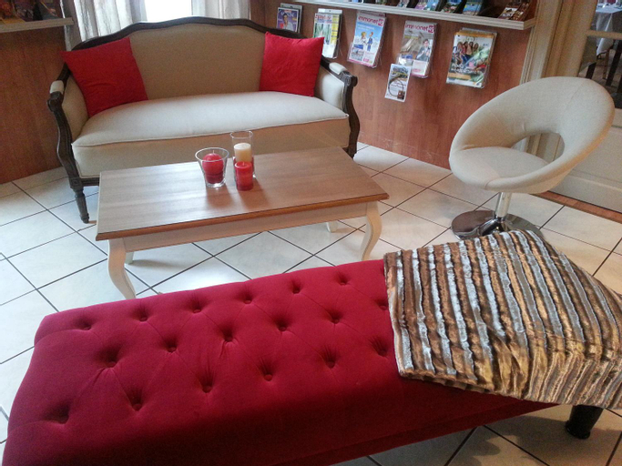 Public Area 3, Le Beaugency, Loiret