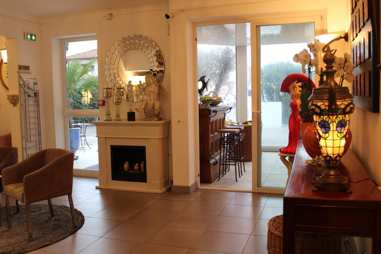 Public Area 2, La Villa des Oliviers, Alpes-Maritimes