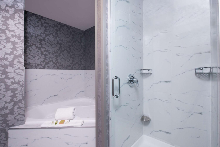 Bathroom 9