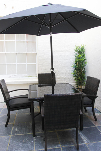 Others 4, Paddington Patio Apartment, London
