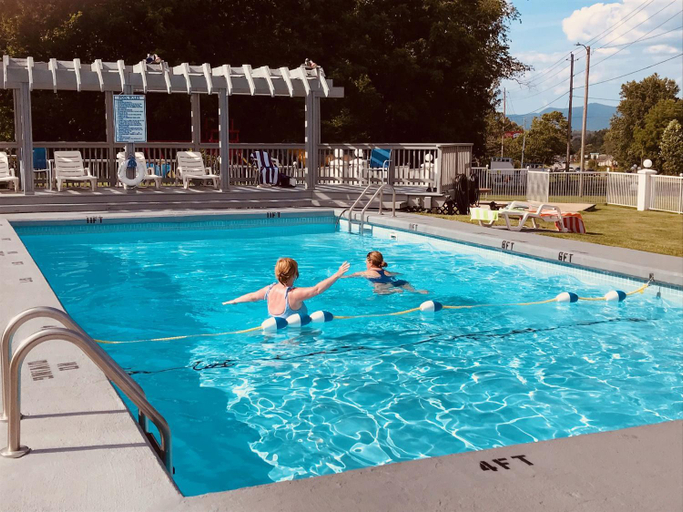 Sport & Beauty, Carolina Motel, Macon