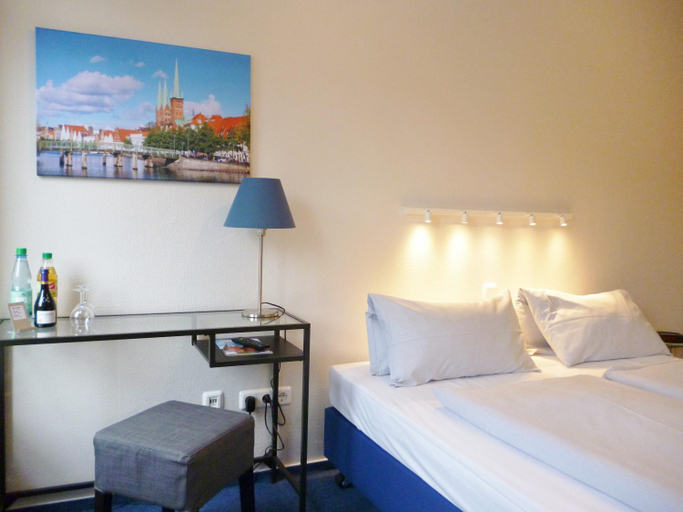 Bedroom 4, Am Mühlenteich, Lübeck