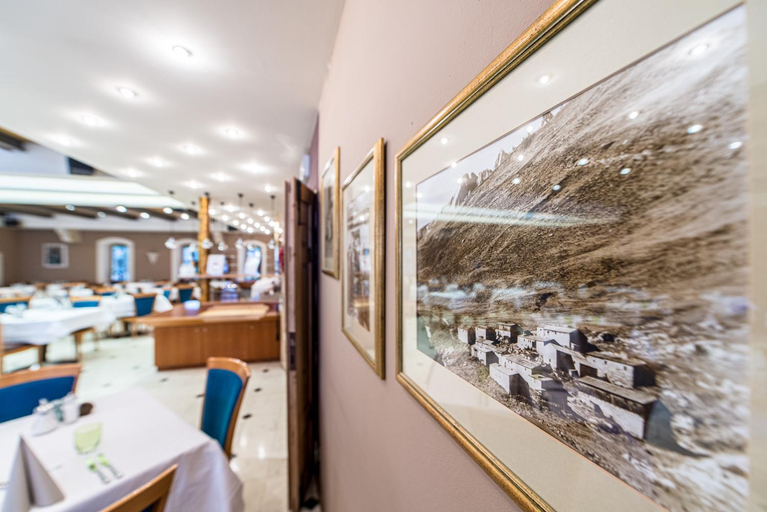 Food & Drinks 4, Alphotel Stocker Alpine Wellnesshotel, Bolzano