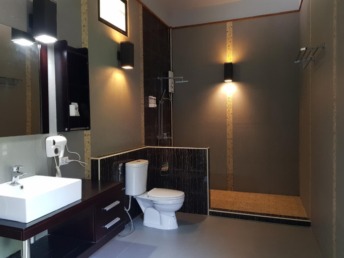 Bathroom 4, The Grace Amphawa Hotel, Muang Samut Songkhram