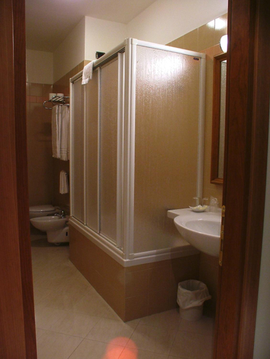 Bathroom 4, Hotel Centro di Spiritualita Padre Pio, Foggia