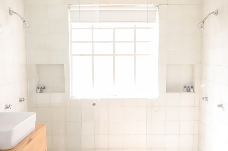 Bathroom 3, Casa Nuevo Leon, Mexico City